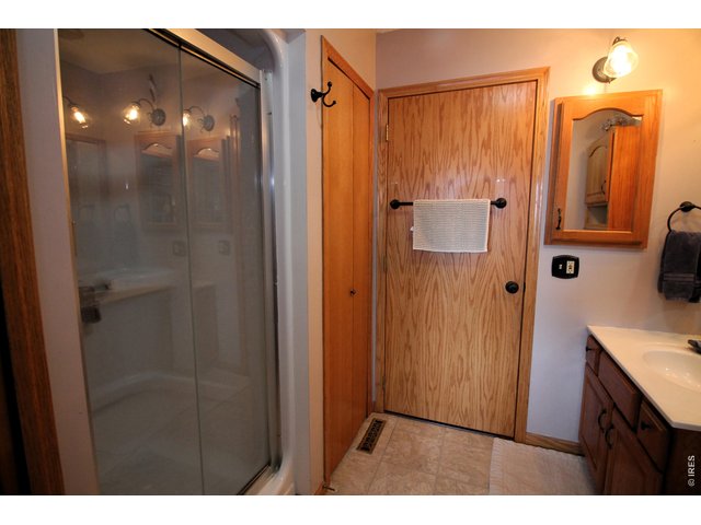 Property Photo 20 Primary bath