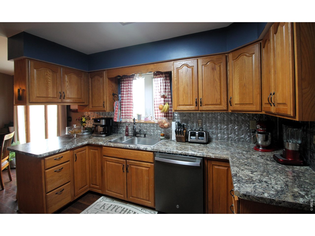 Property Photo 14 Kitchen