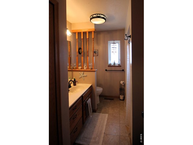 Property Photo 22 Hall full bath