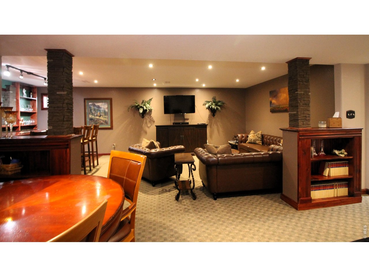 Property Photo 25 Beautiful family room area!