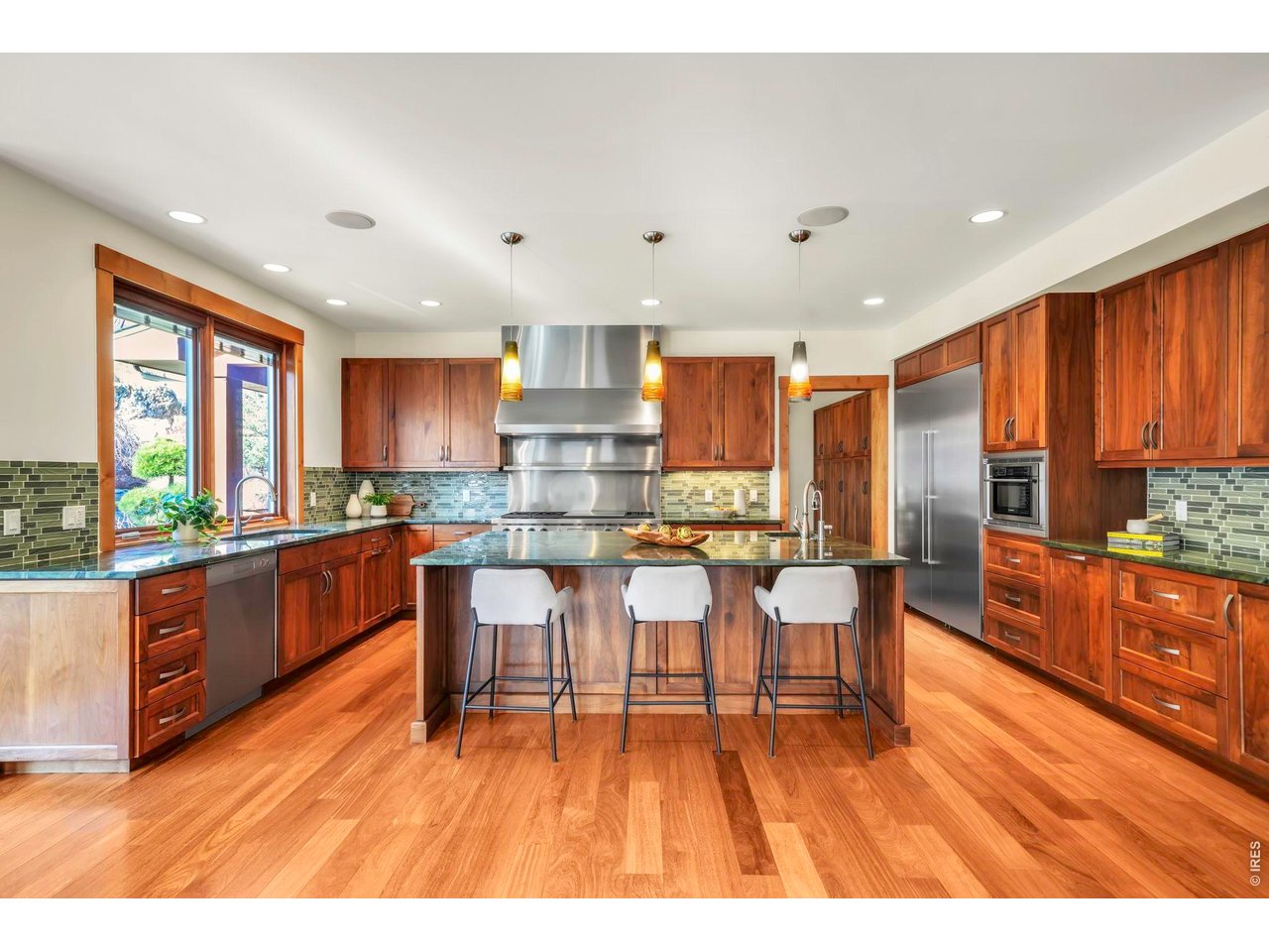 Spacious Chef's Kitchen
