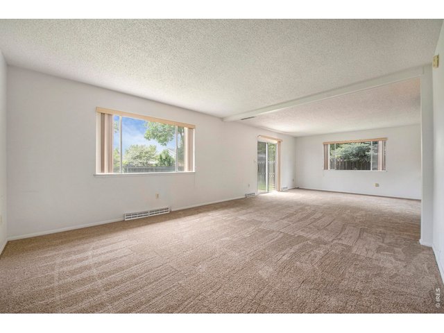 Property Photo 4 Living Room