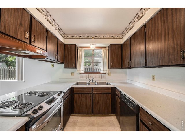 Property Photo 7 Kitchen
