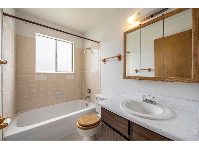 Property Photo 12 Main Bathroom