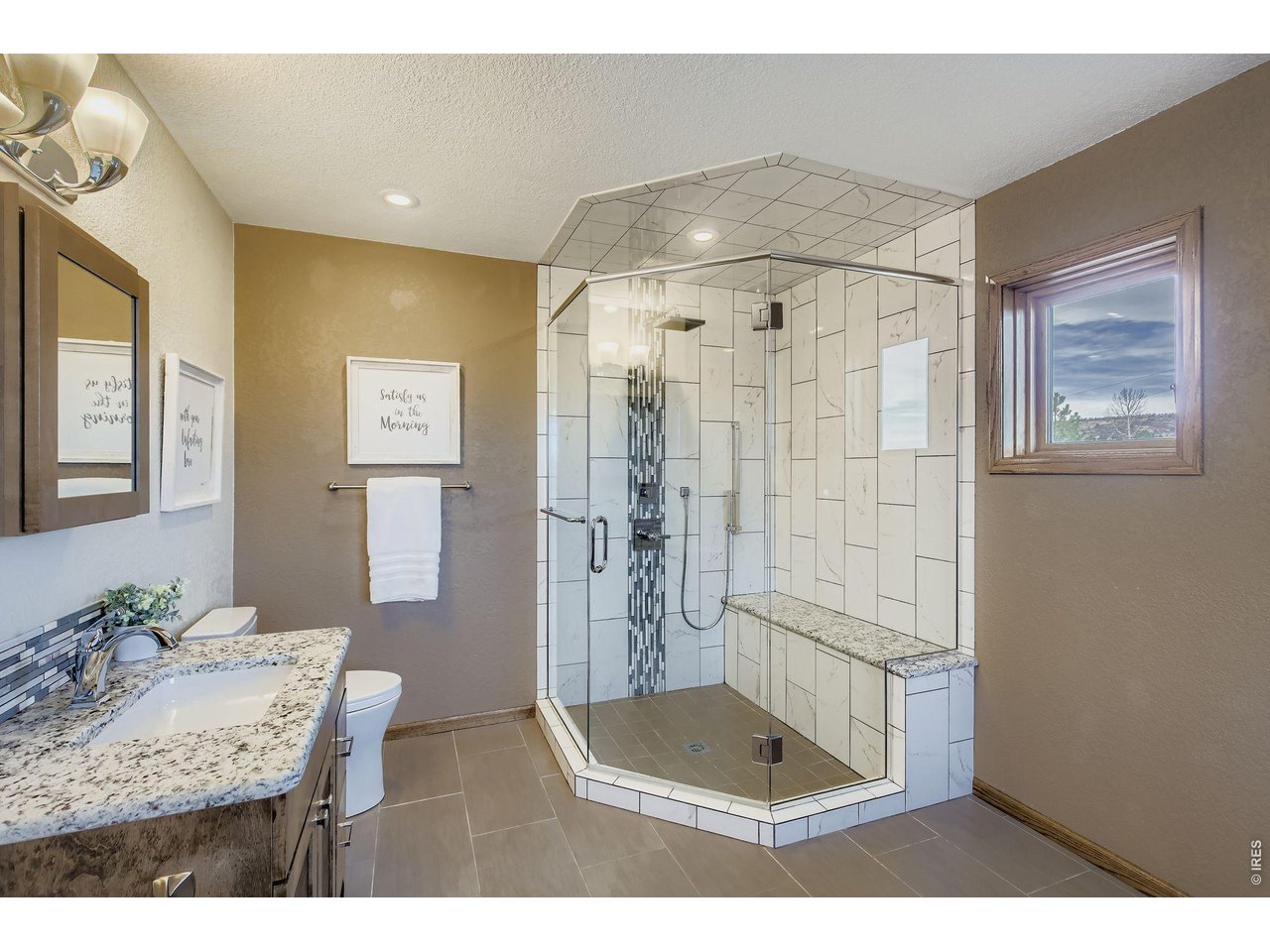 Primary Bathroom - Main Floor
