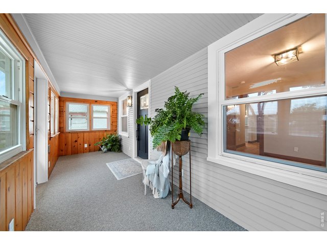 Property Photo 3 Entry porch