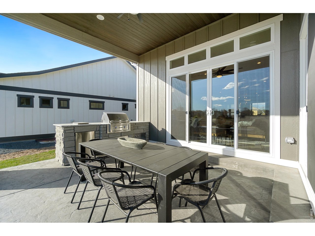 Covered Back Patio with Outdoor Kitchen! 