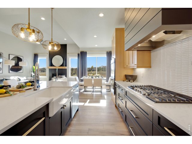Property Photo 13 Gas Range with Shiplap Hood