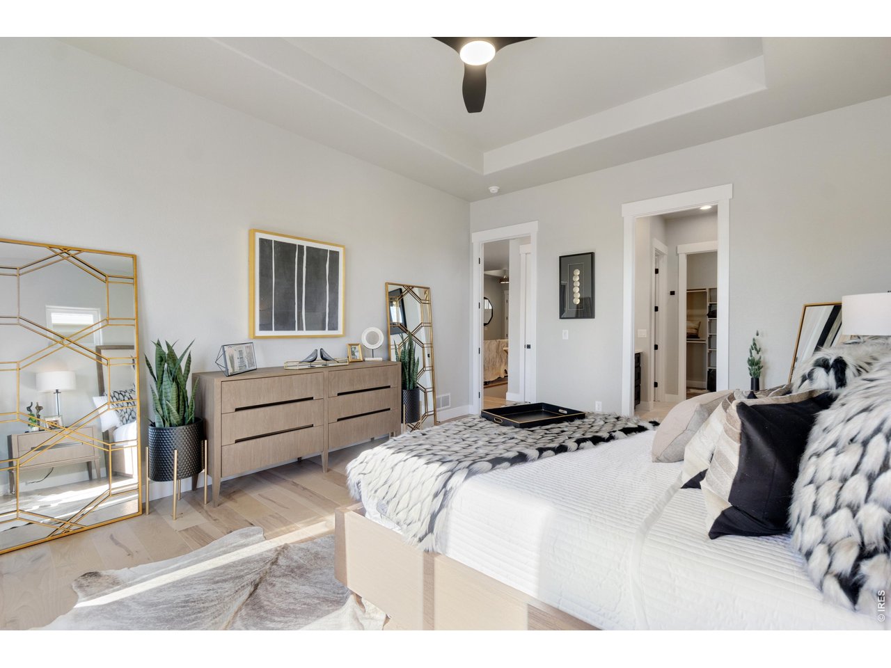 Primary Suite with Coffered Ceiling!