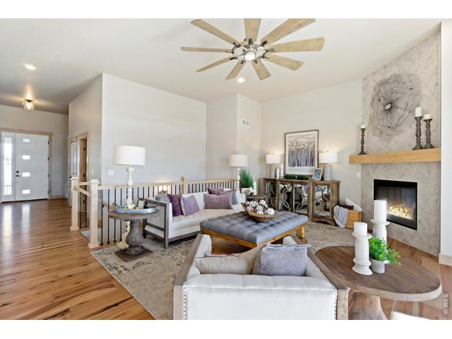 Property Photo 7 Spacious Living Room with Gas Fireplace! 