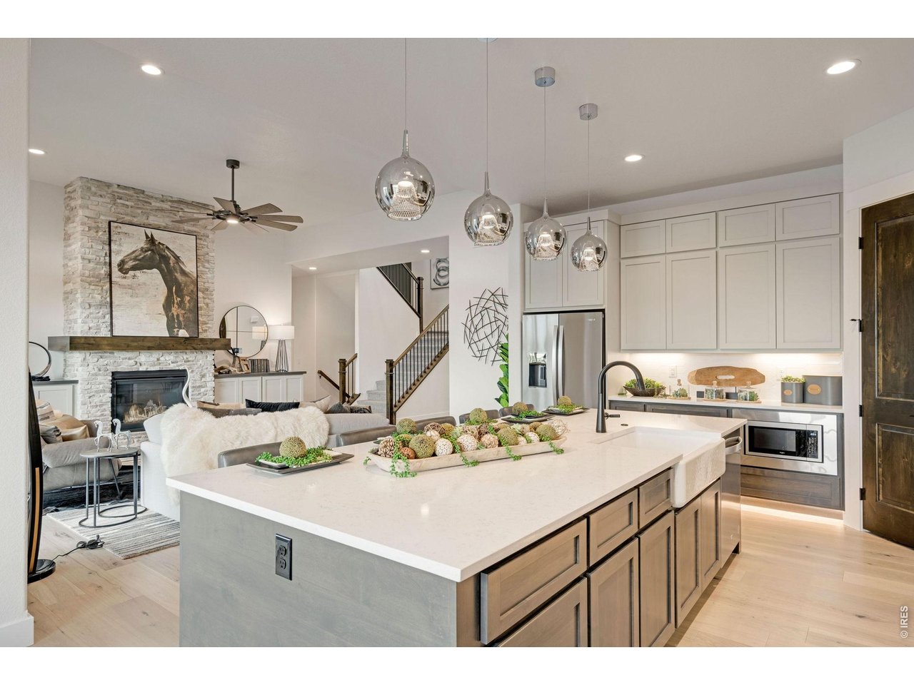 Open Floor Plan!