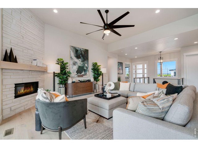 Property Photo 6 Open Floor Plan!