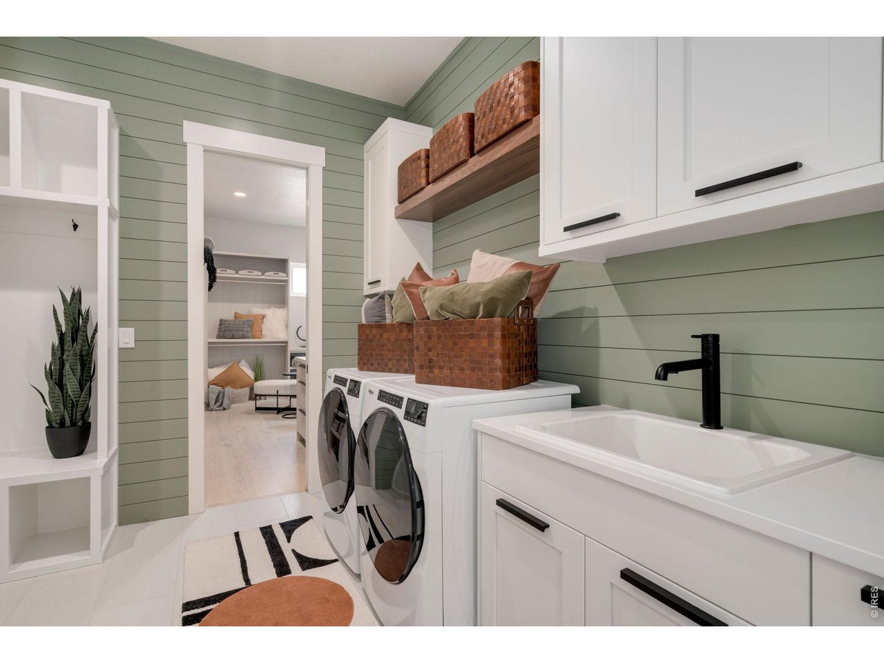 Laundry room with Built-in Cubbie