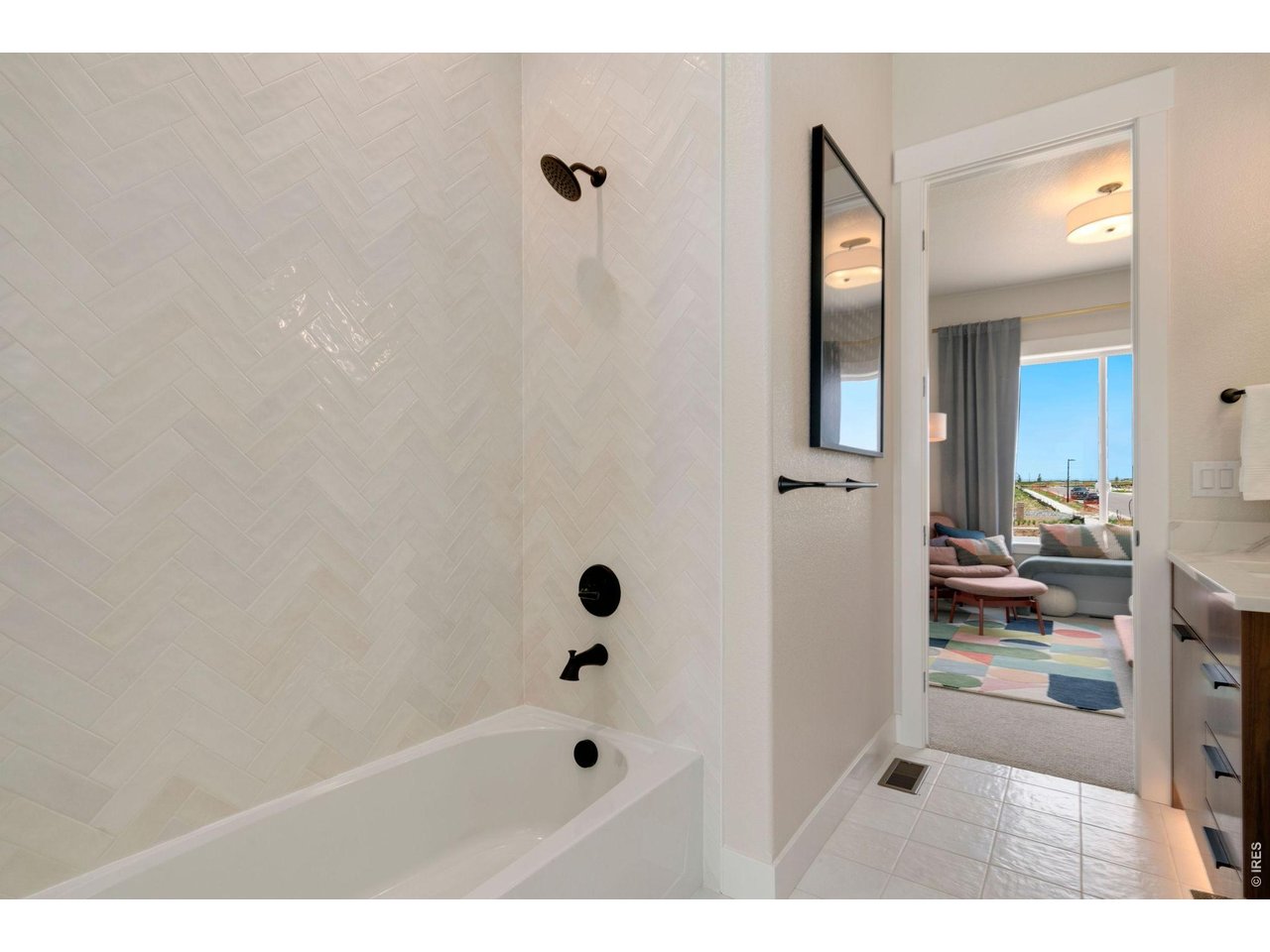 Full Bath on Main