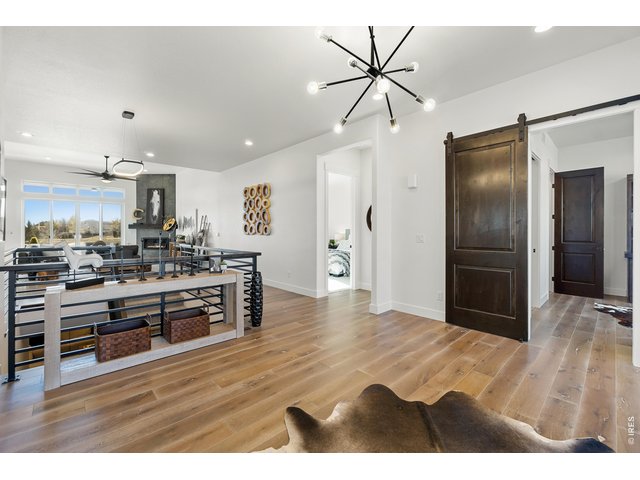 Property Photo 6 10ft Ceilings