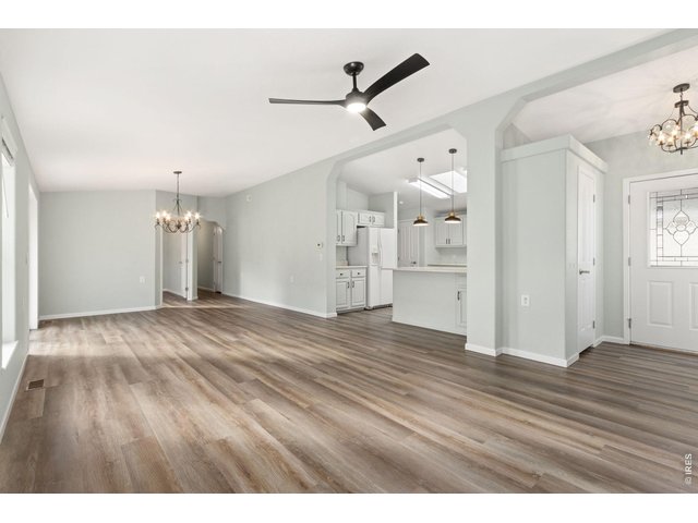 Property Photo 4 Light and bright, open concept layout. 