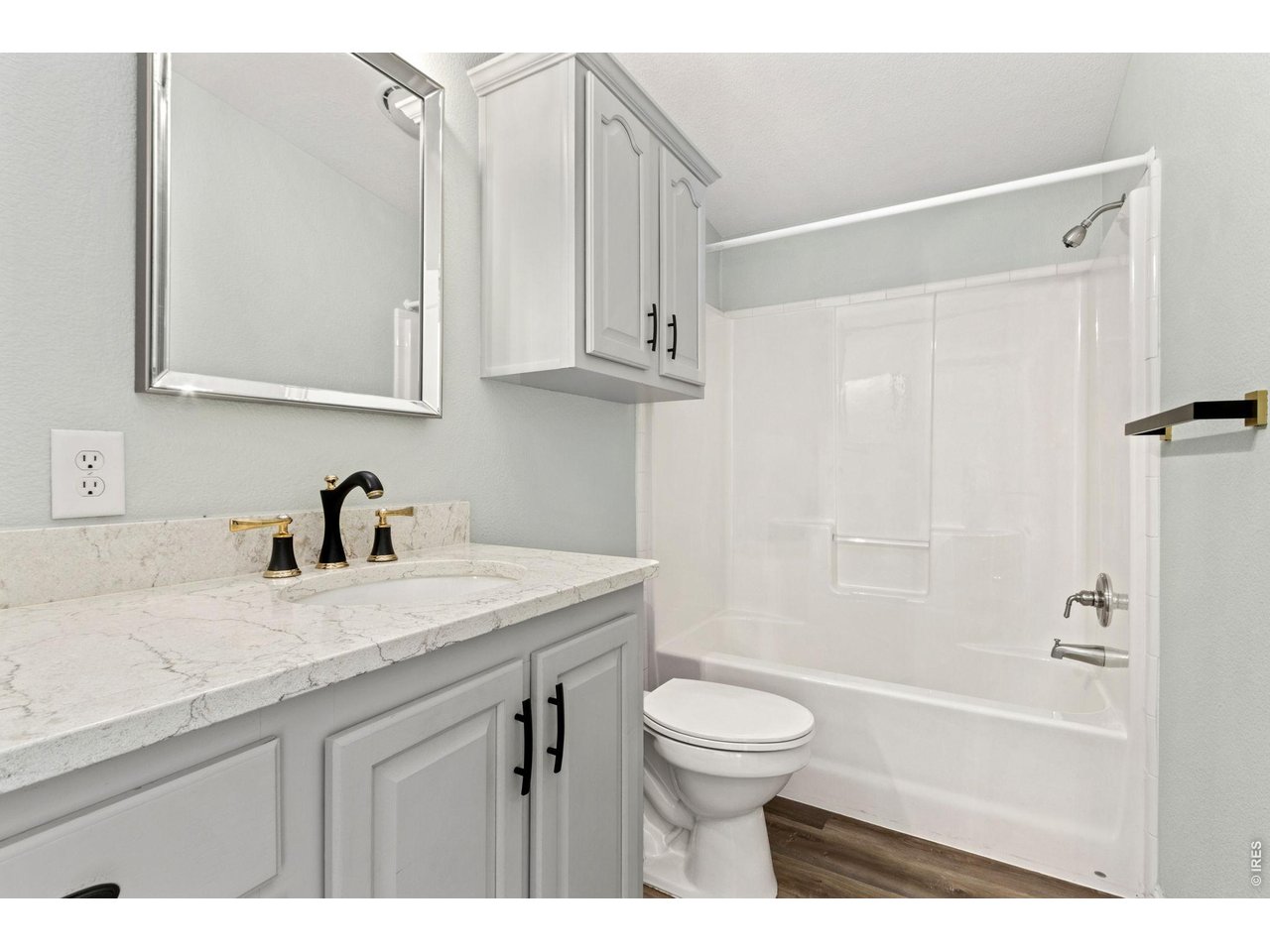 2nd bathroom. 