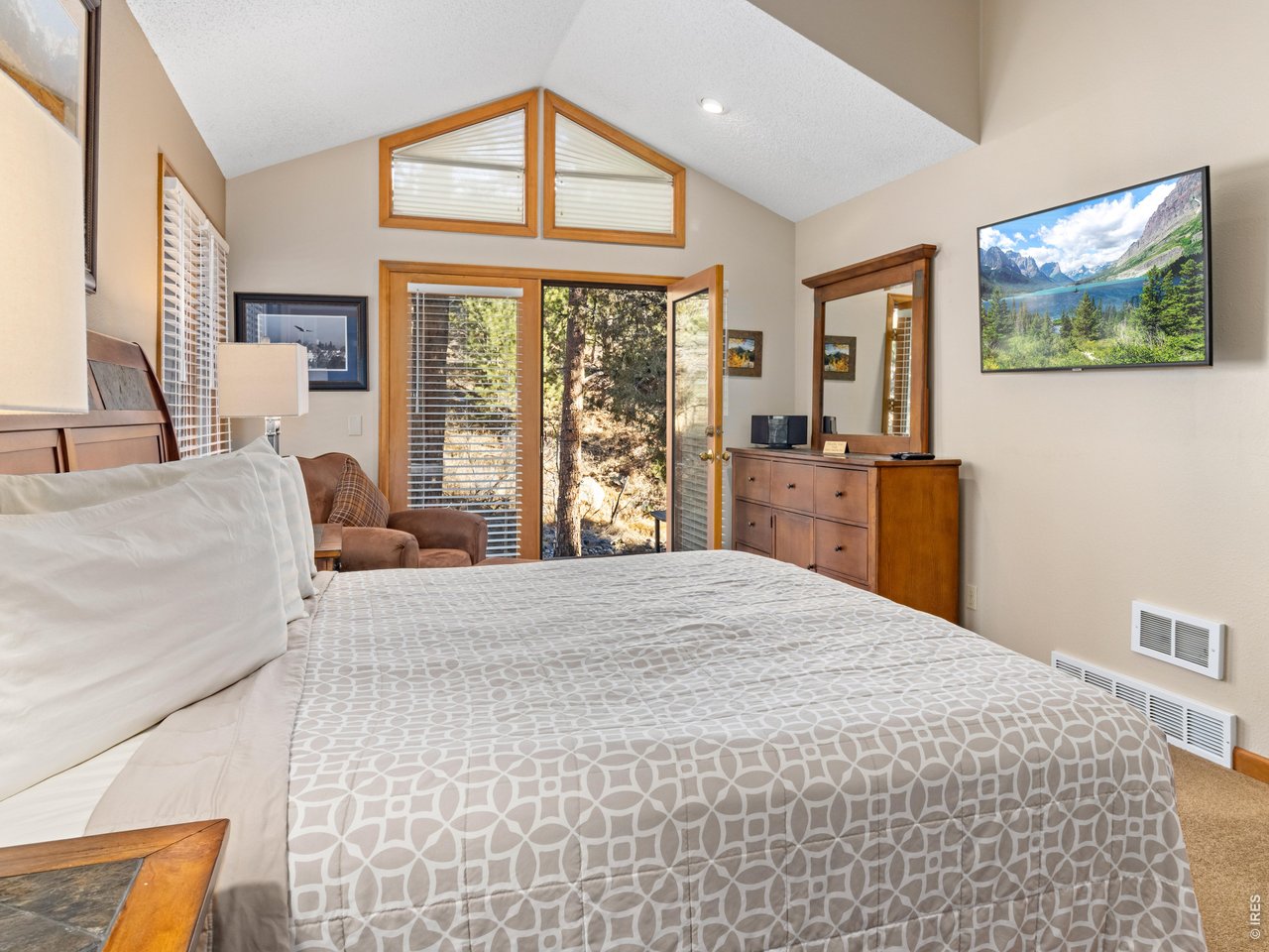 Primary king suite