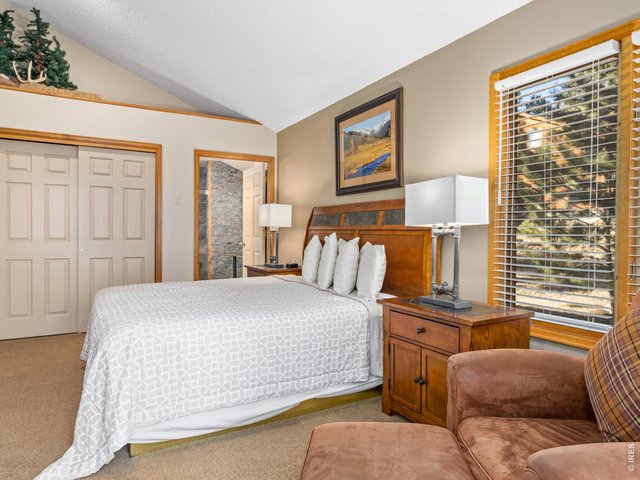Property Photo 24 Vaulted ceilings throughout