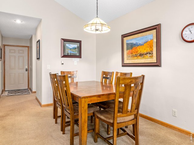 Property Photo 16 Entry & dining