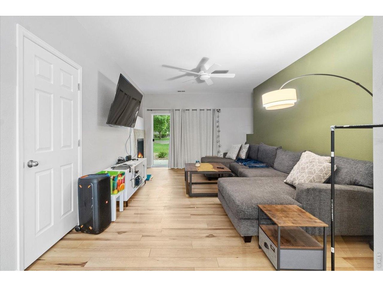 Huge living room 