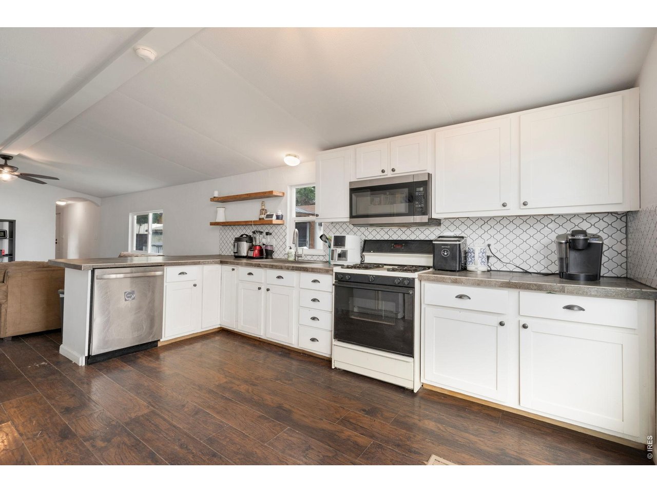 Beautiful kitchen with plenty of counter tops