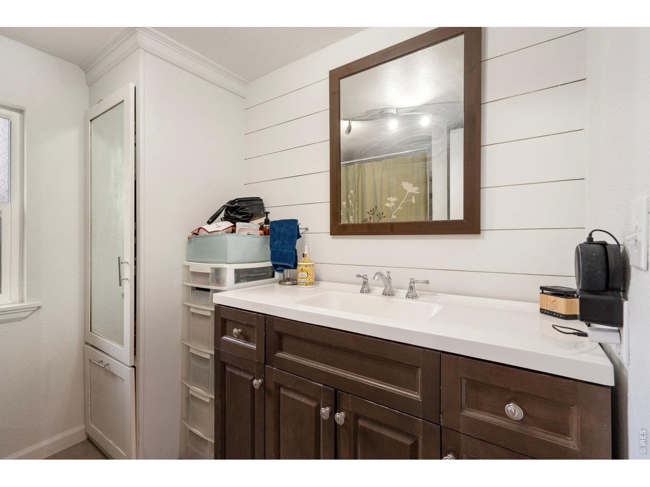 Shared bathroom in hallway.