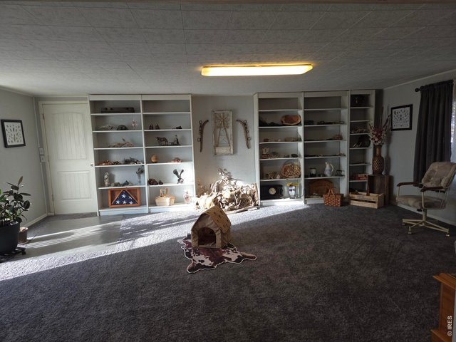 Property Photo 10 Family Room