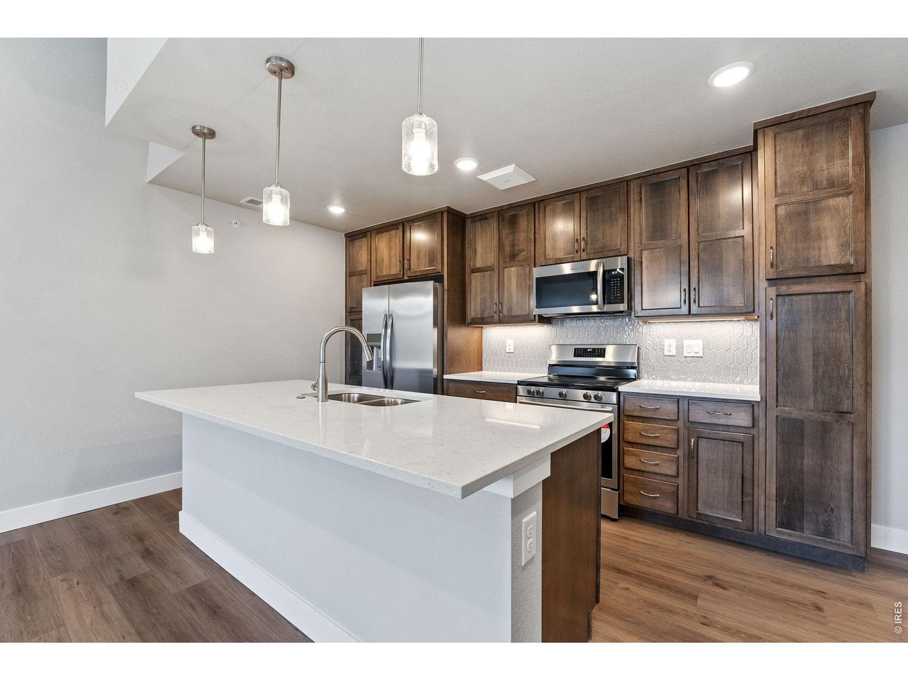Property Photo 1 Welcome home to 235 High Point Dr #206!