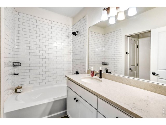 Property Photo 32 Full Bathroom Basement