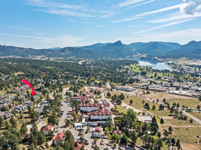 Property Photo 7 Great location, moments from Lake Estes and downtown Estes Park