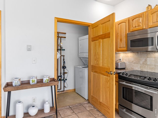 Property Photo 20 In-unit laundry center