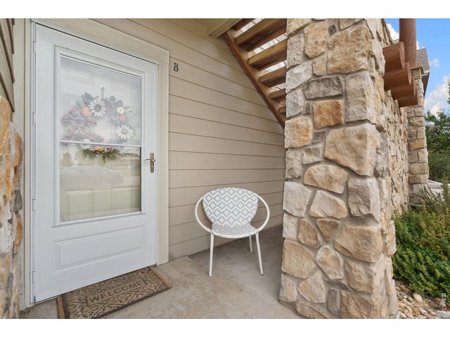 Property Photo 1 Cute main-level condo with an inviting front entry!
