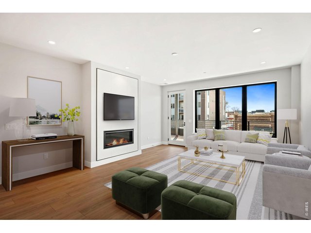 Property Photo 7 Living Room