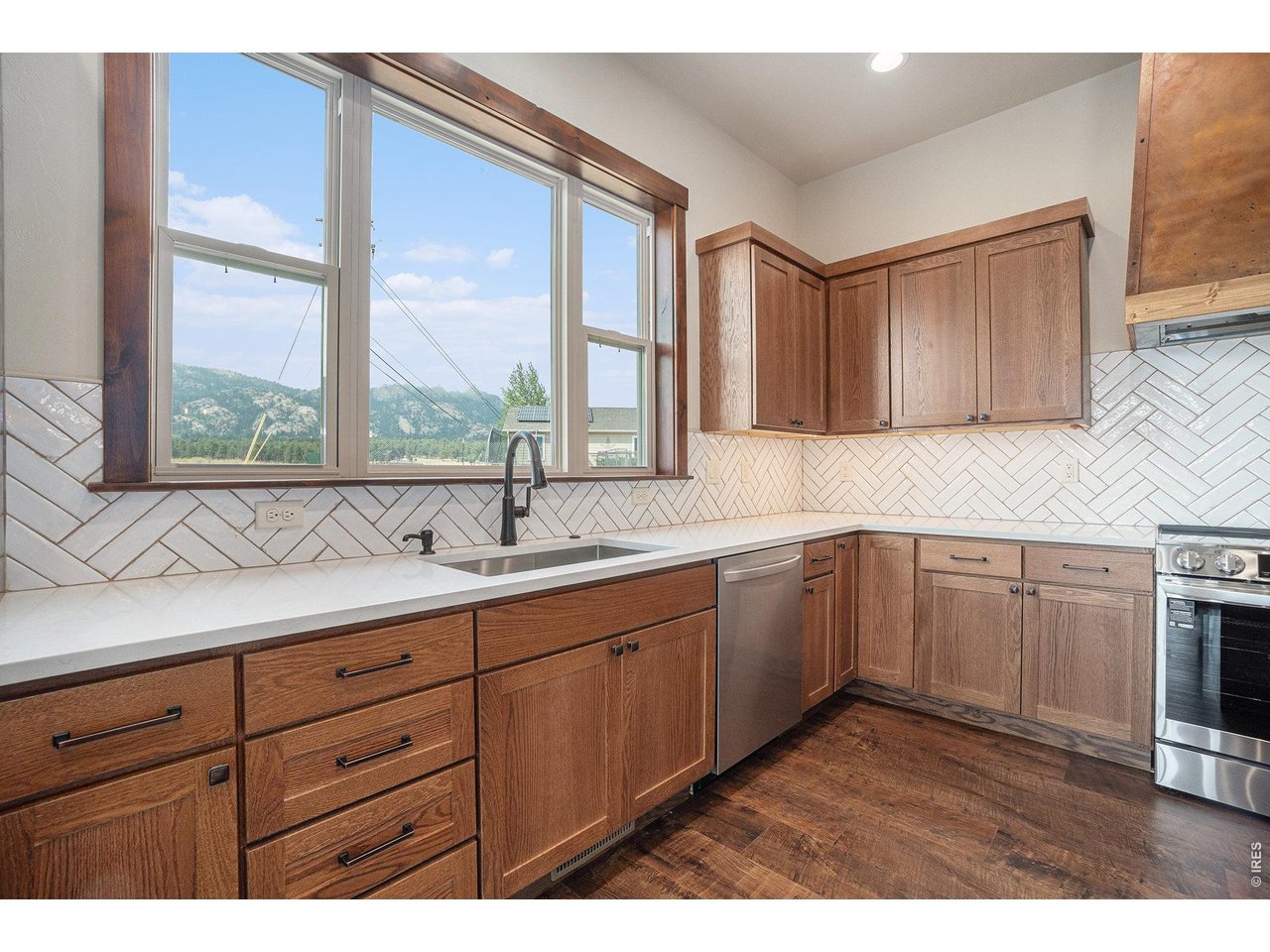 Soft close cabinetry