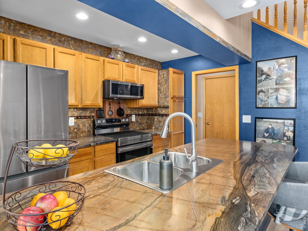 Enjoy casual dining at the breakfast bar.