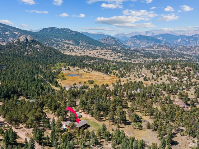 Property Photo 6 10 minutes to town and RMNP
