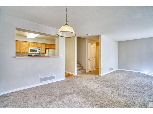 Property Photo 5 Dining room/ Eat in kitchen counter