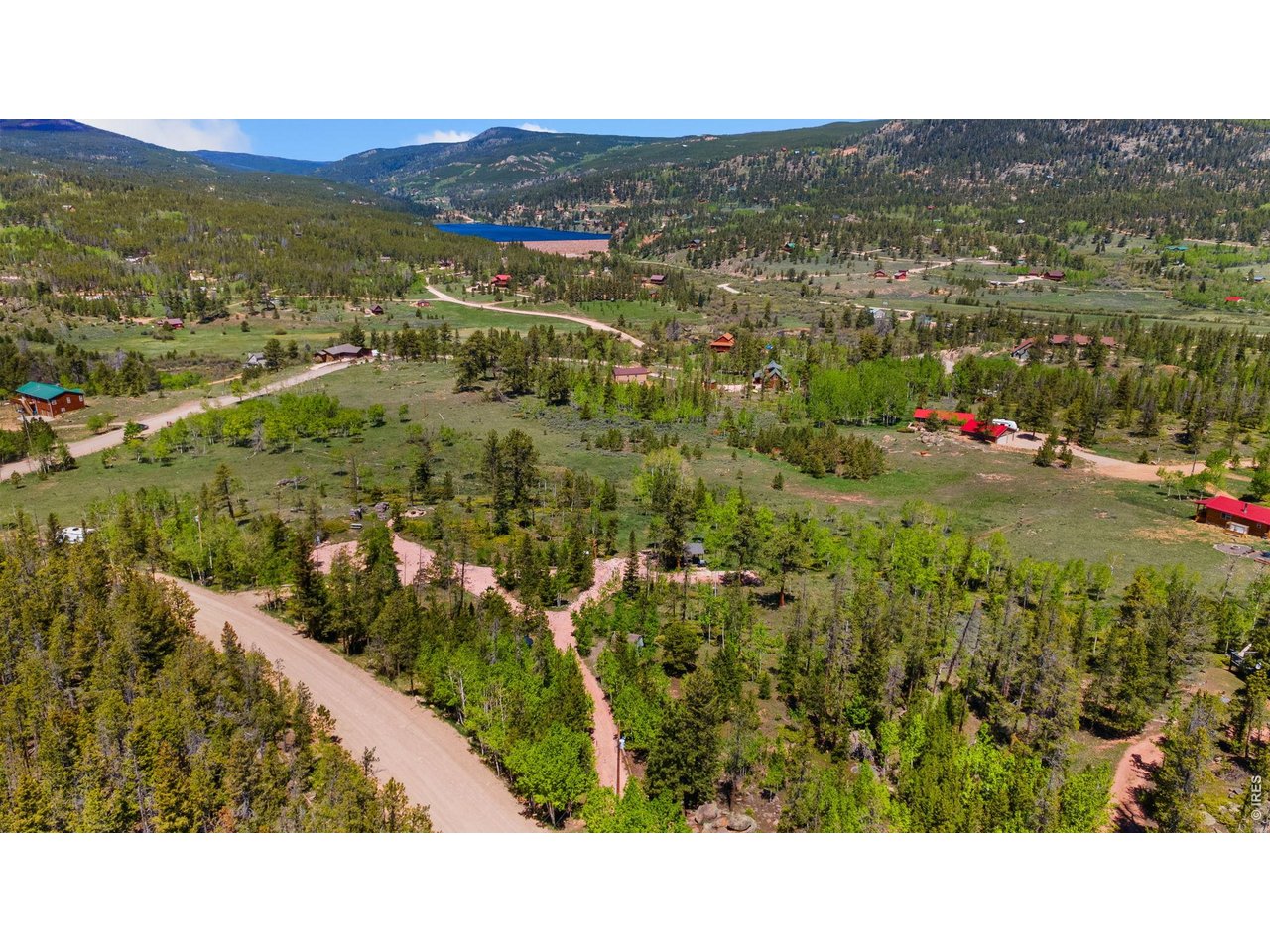 Notice private fishing lake nearby?