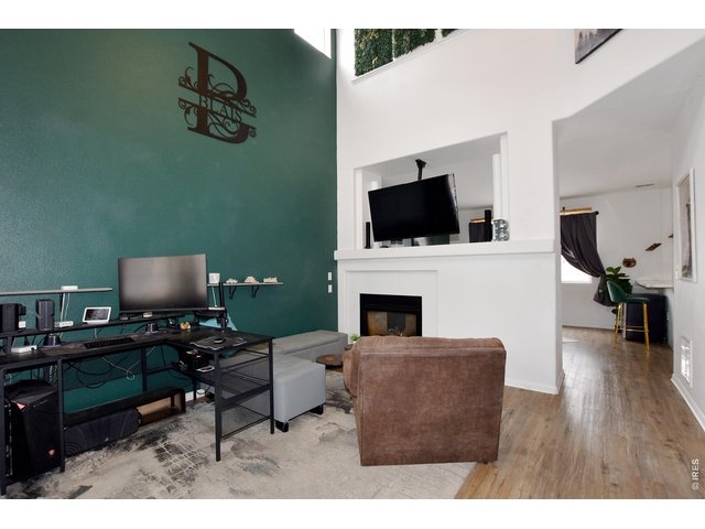 Property Photo 5 Living room