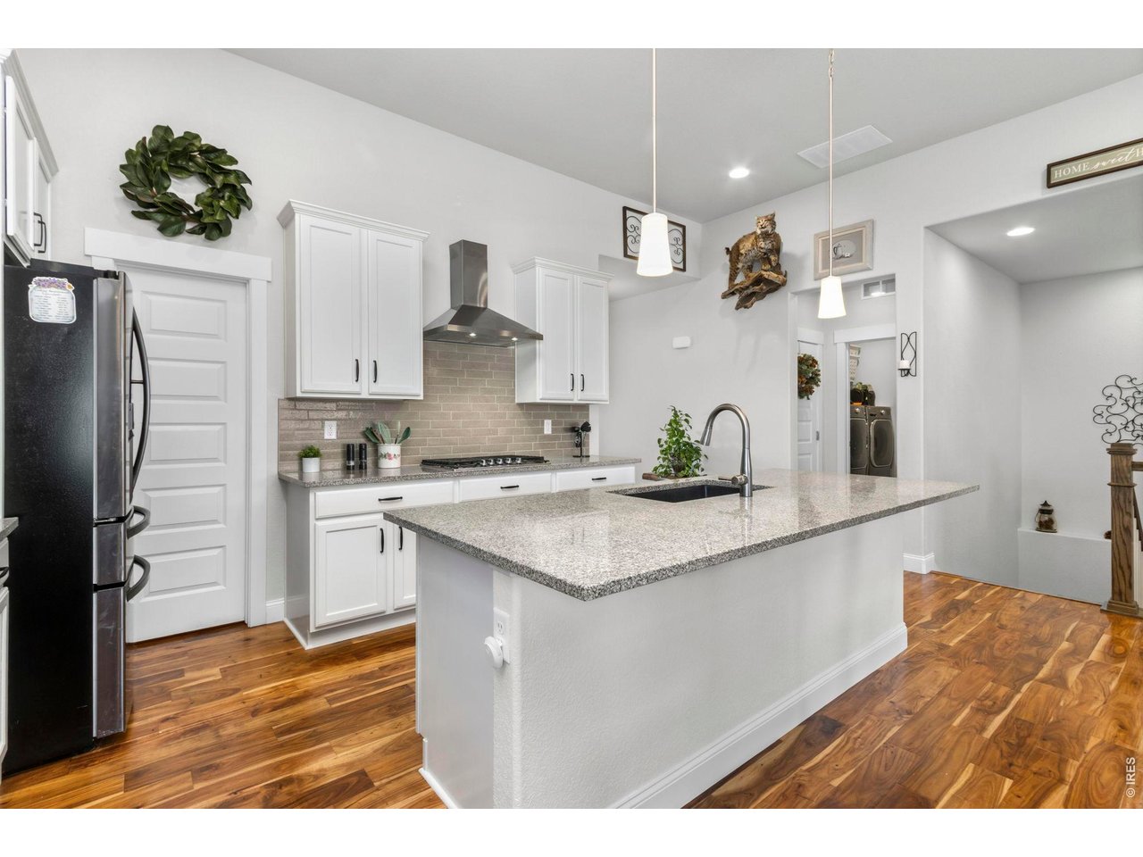 Functional eat-in kitchen
