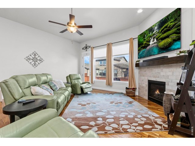 Property Photo 17 Modern fireplace in living room