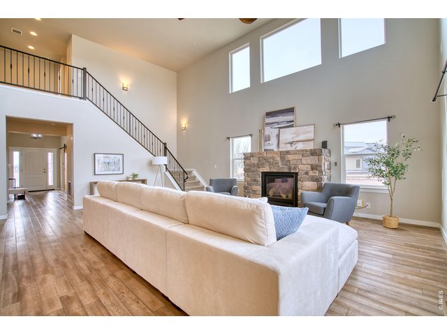 Property Photo 12 Living Room