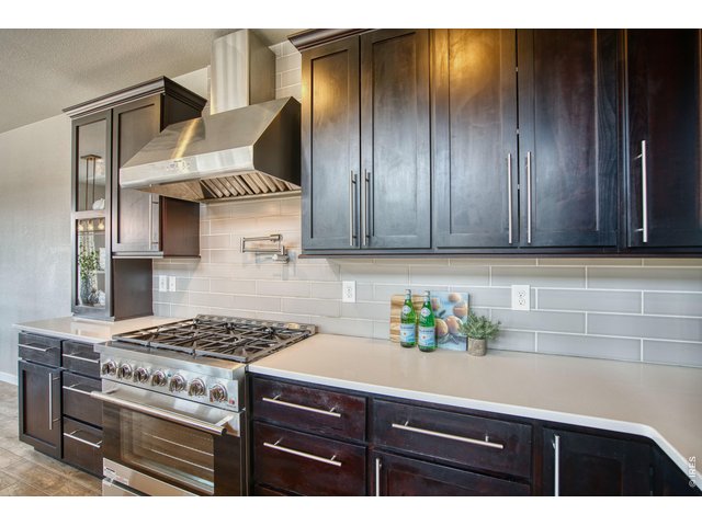 Property Photo 17 Kitchen