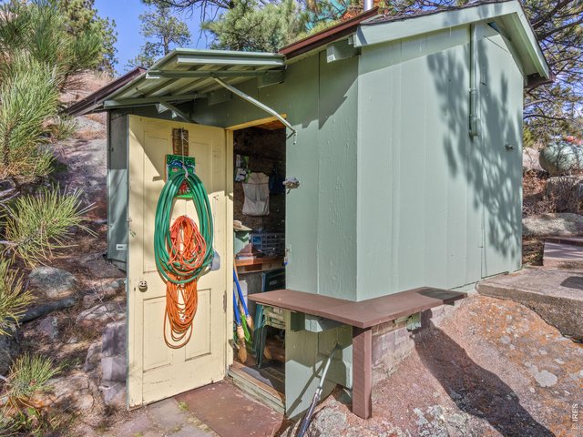 Property Photo 29 Storage shed/small workshop