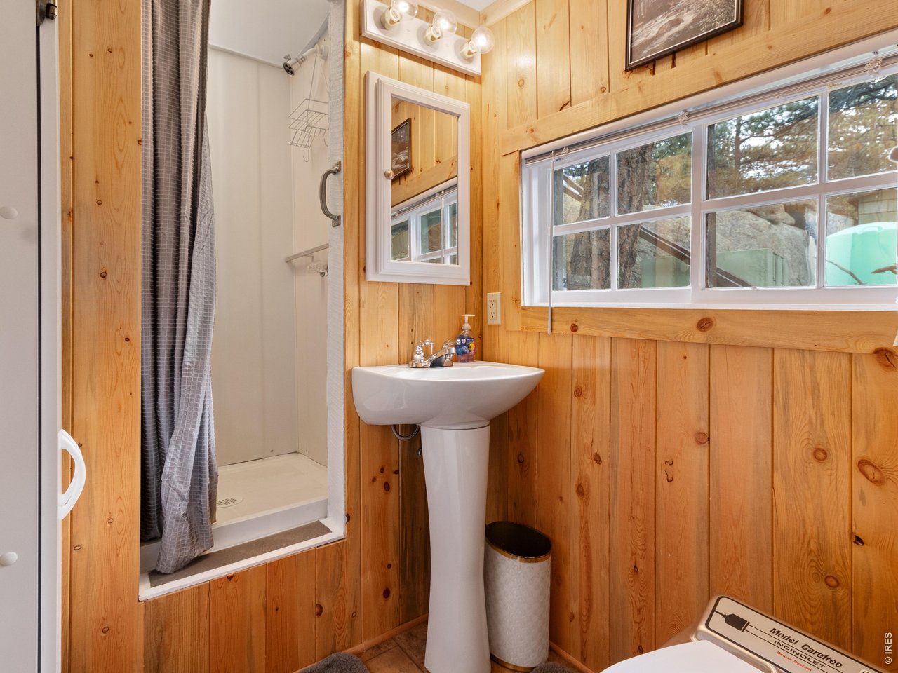 3/4 bath with incinolet