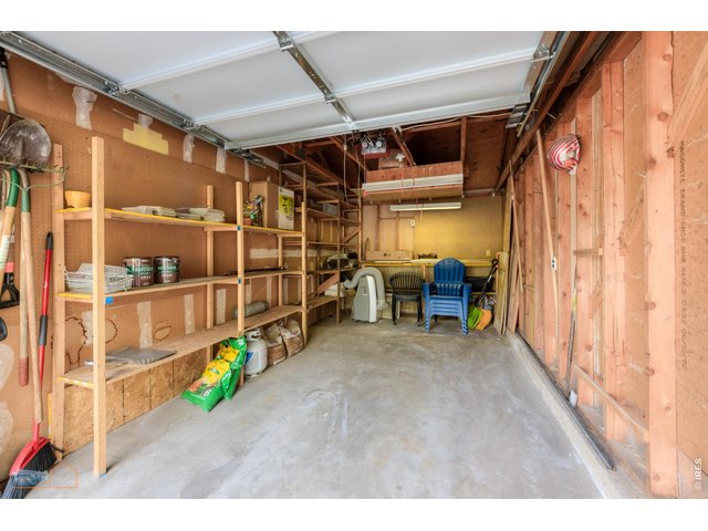 Property Photo 27 Clean and large garage