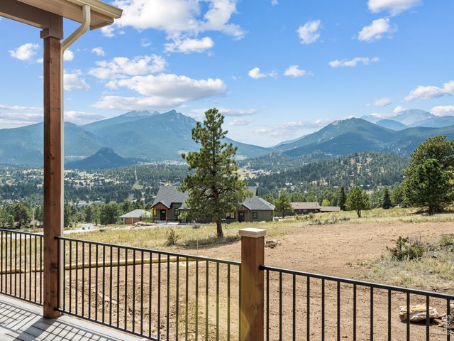 Property Photo 5 BIG VIEWS to Longs, Meeker & Twins