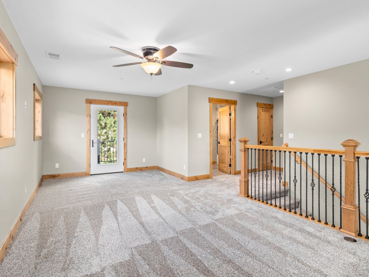 Versatile Loft space with deck