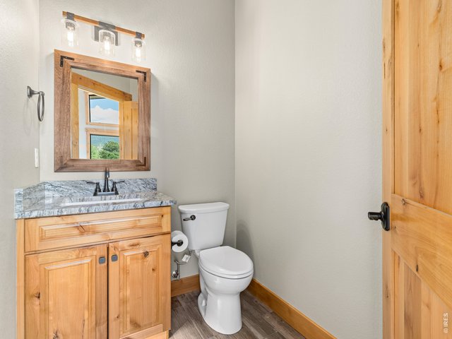 Property Photo 40 Powder room